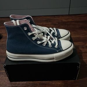Converse Chuck Taylor All star lift platform “Denim” size 9 (women’s)